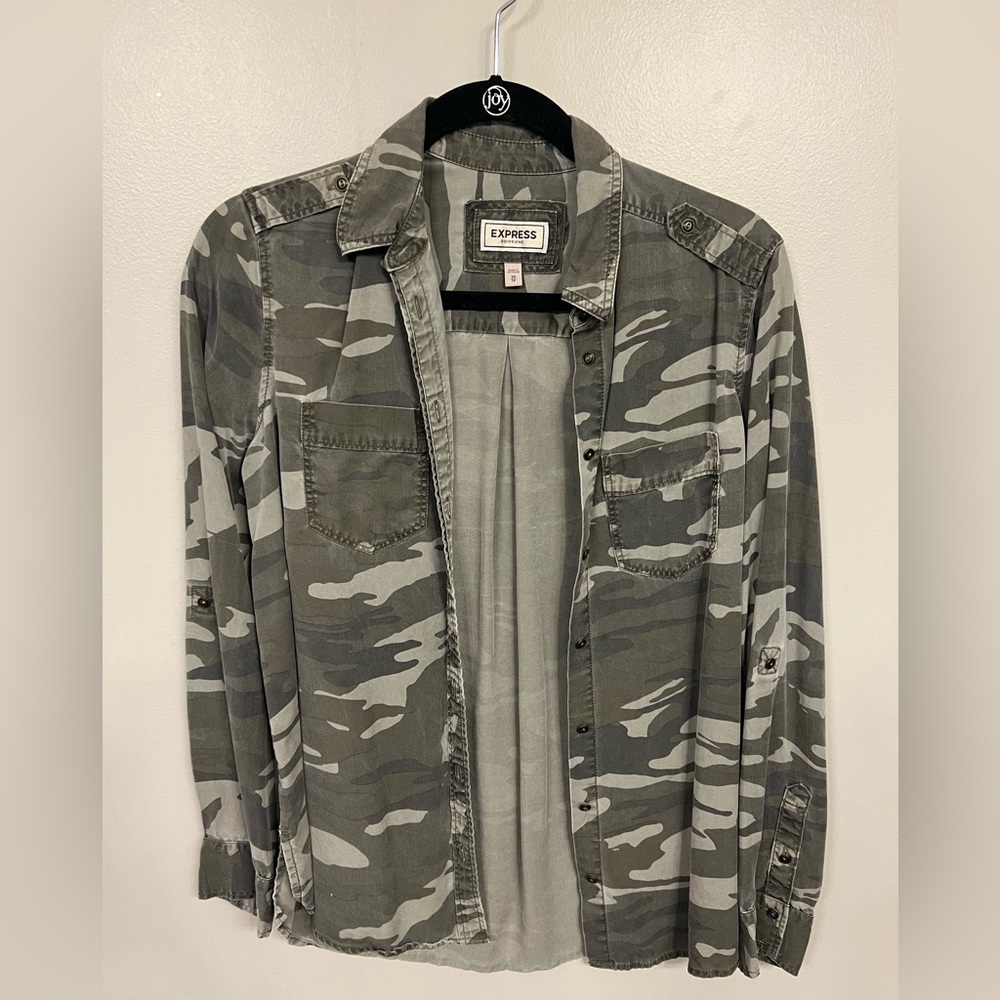 Express camp boyfriend button up, extra small XS